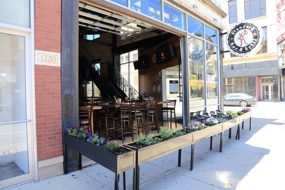 Standard Bar and Grill