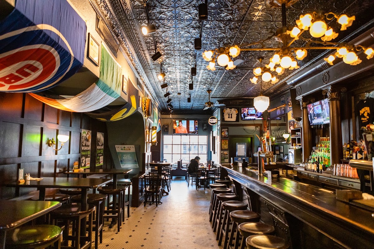 Micky's Irish Pub