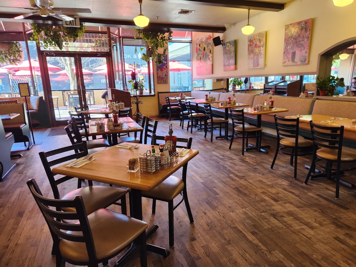 The Walnut Avenue Cafe
