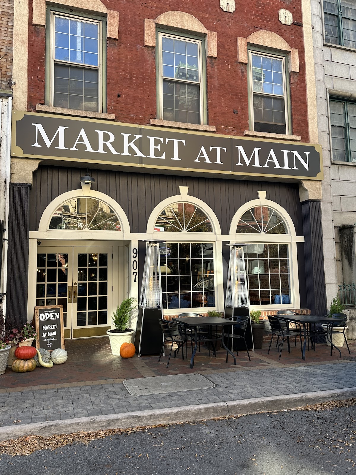 Market at Main