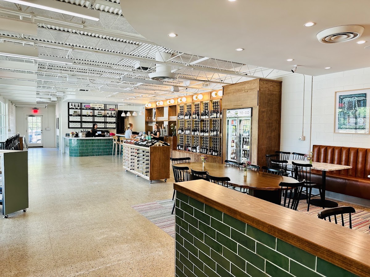 Flo's Wine Bar & Bottle Shop