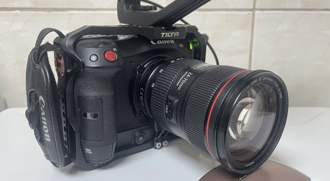 Imagine pentru Vand Canon Eos C70+Adaptor 0.71x Ef-Eos R+Canon 24-70 F2.8 L II USM