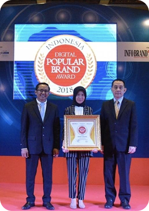 Rocket Chicken Cetak 'Hattrick' Penghargaan Indonesia Digital Popular Brand Award 2018