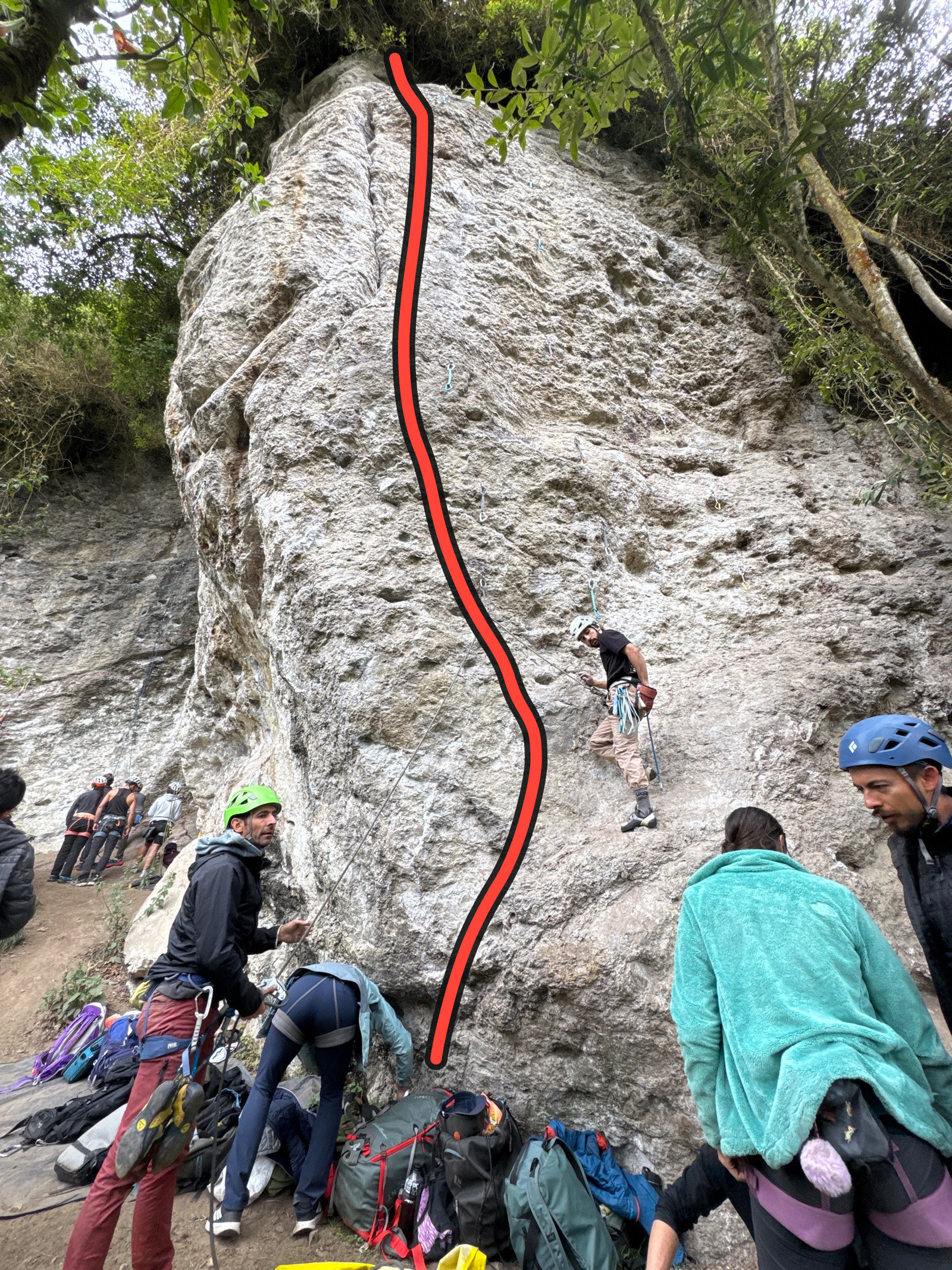 La Guarida del Chucuri, with the line drawn on the wall