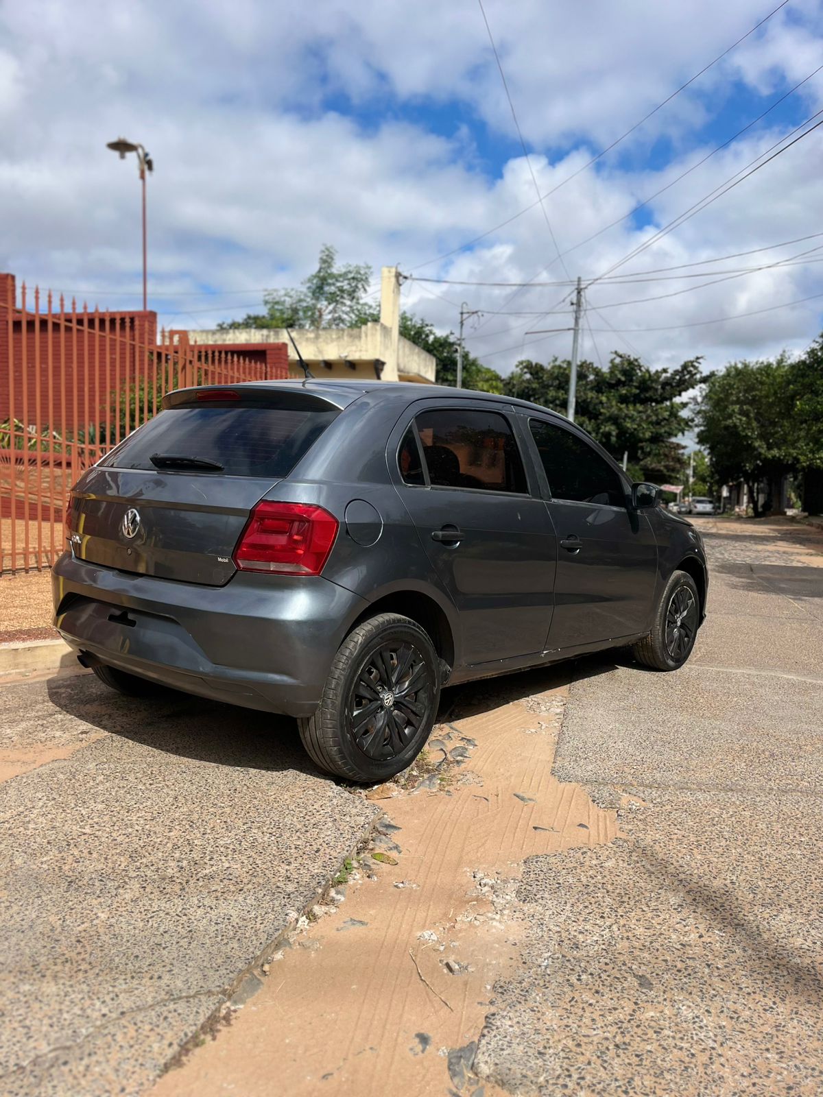 Car view 4