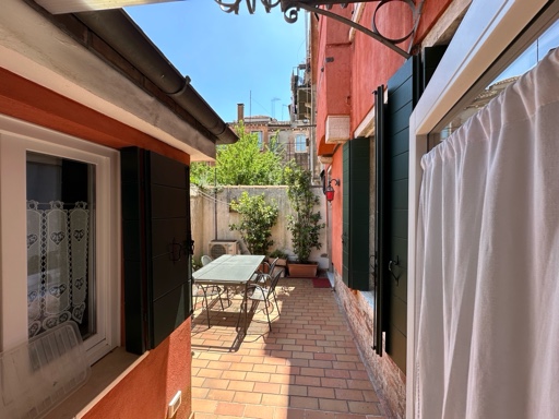 SI LIBERA POSTO LETTO IN DOPPIA – VENEZIA (CANNAREGIO) a Venezia