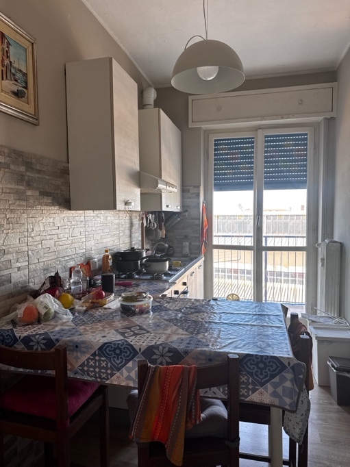 Room Available from July 1 (Girls Only) Pavia foto 3