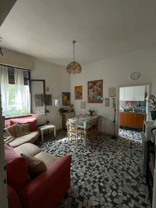 SINGOLA A PADOVA LIBERA DAL PRIMO MAGGIO Padova foto 3