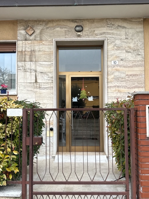 stanza doppia con balcone in San Michele  a Verona