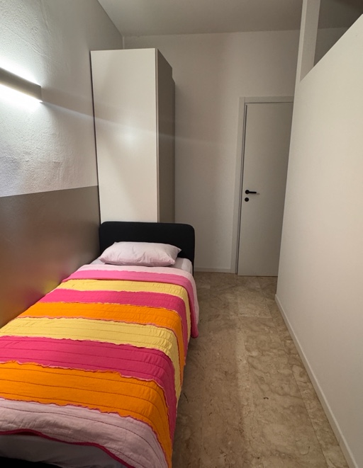 available immediately  Milano foto 2