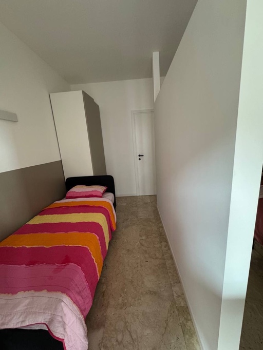 AVAILABLE FOR IMMEDIATE Milano foto 2