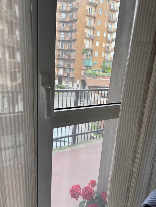 POSTO LETTO DISPONIBILE IMMEDIATAMENTE – ZONA M5 (SUZZANI) a Milano