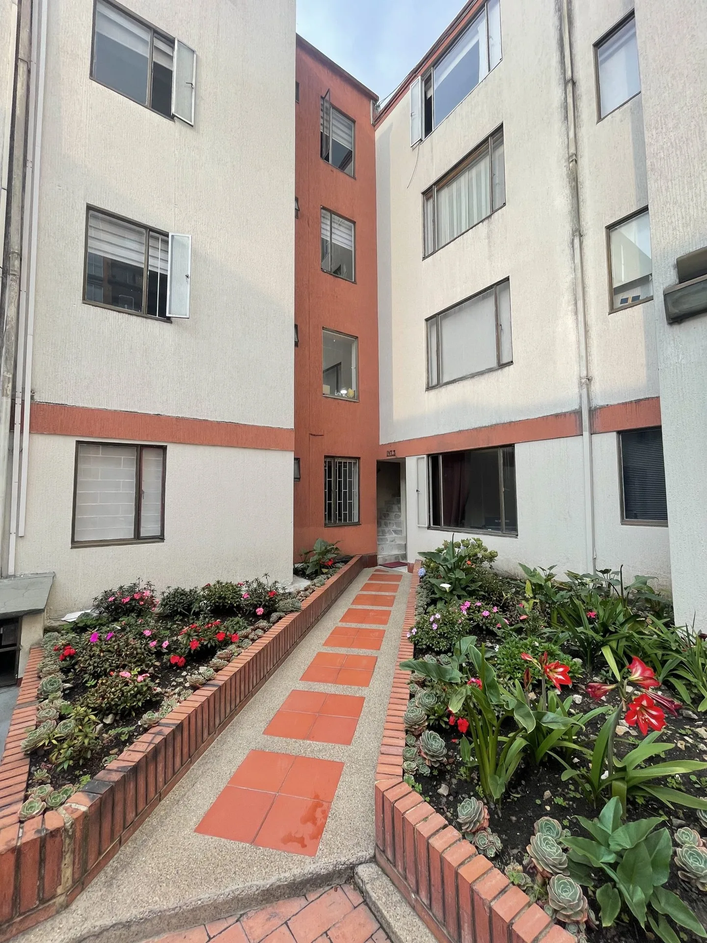 Apartamento remodelado en Cedritos – foto 1