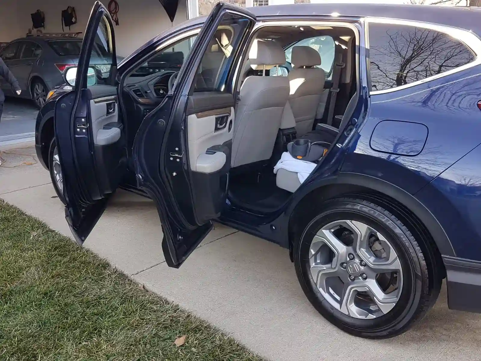 Why Car Detailing Is Not Just a “Deep Wash”