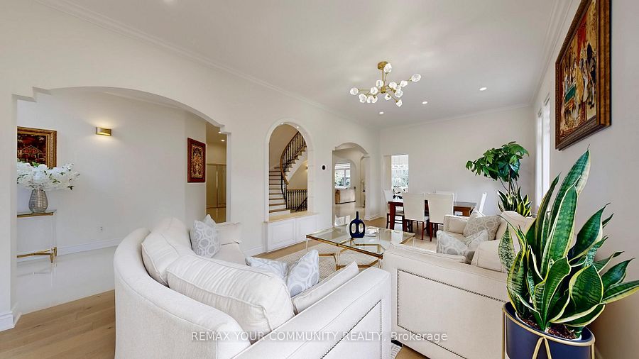 187 Patricia Ave, Toronto, photo 5 of 34