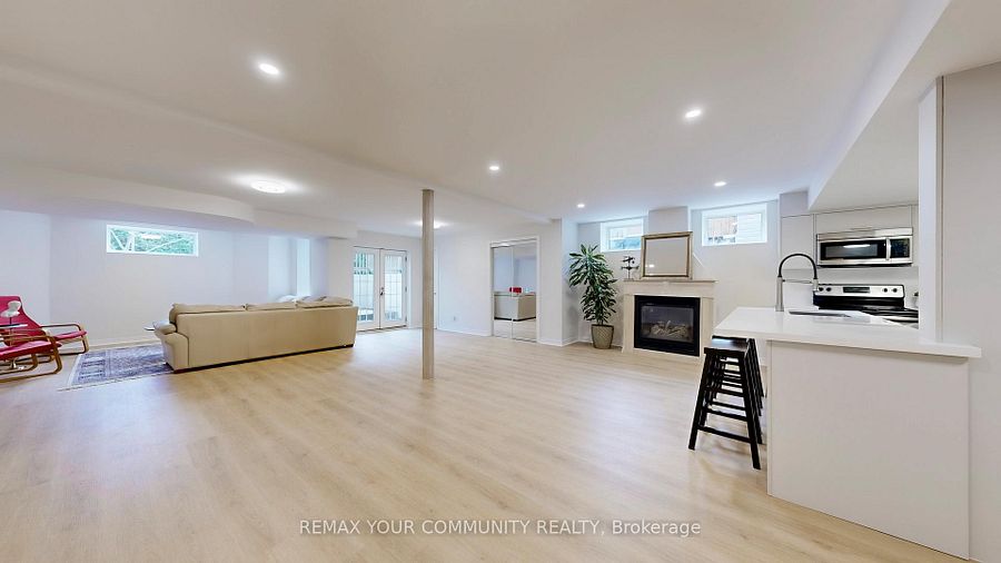 187 Patricia Ave, Toronto, photo 22 of 34