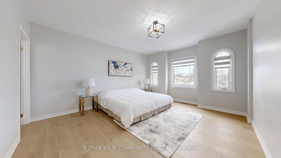 187 Patricia Ave, Toronto, photo 16 of 34