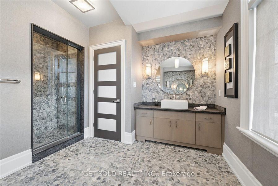 8 Thornhill Ave, Vaughan, photo 23 of 35