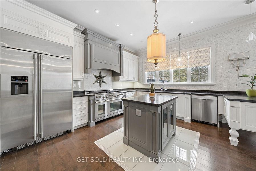 8 Thornhill Ave, Vaughan, photo 10 of 31