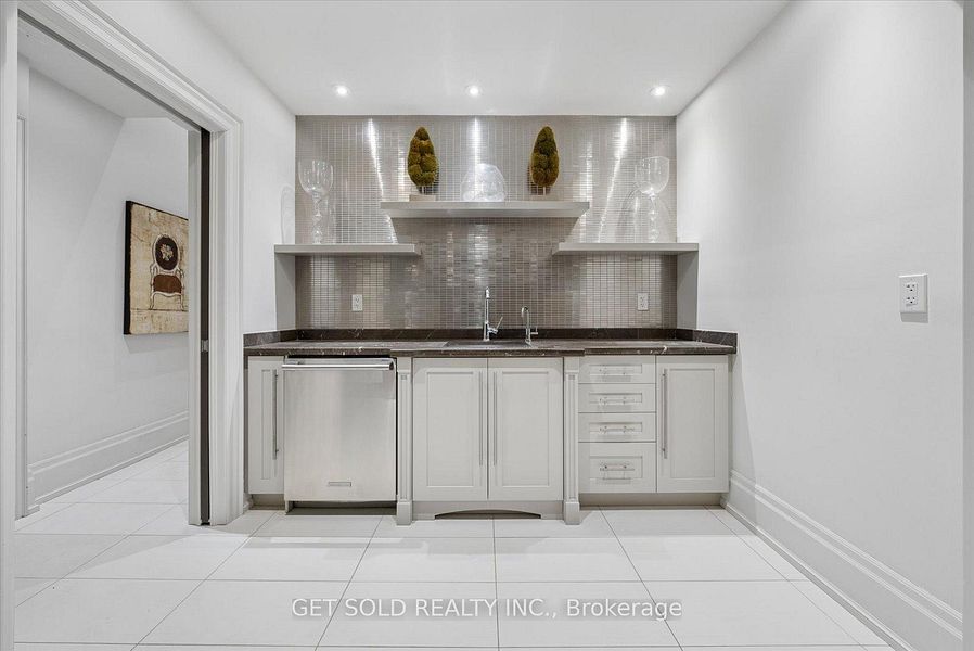 8 Thornhill Ave, Vaughan, photo 28 of 31