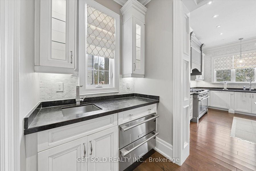 8 Thornhill Ave, Vaughan, photo 9 of 31
