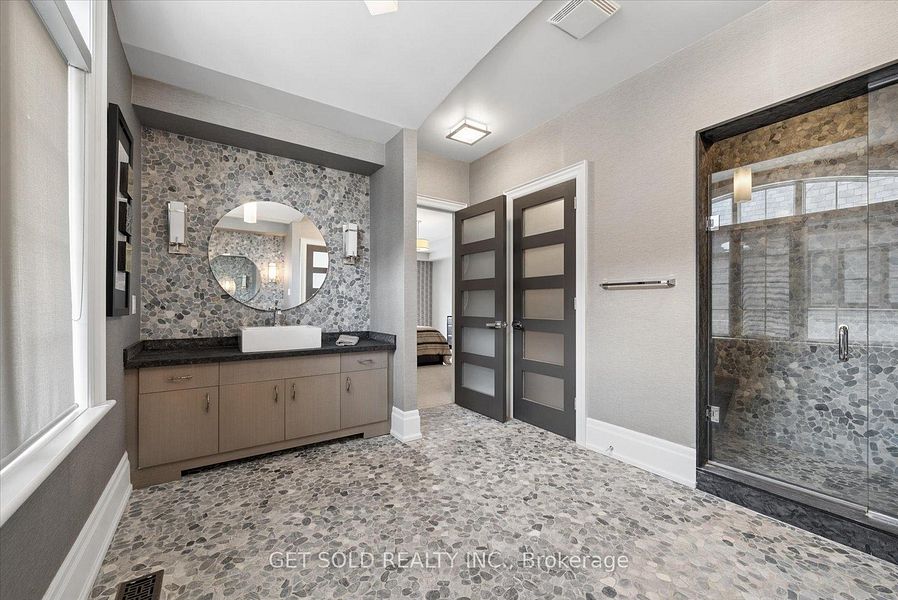 8 Thornhill Ave, Vaughan, photo 24 of 35