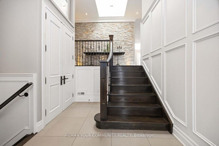 48 May Ave, Richmond Hill, photo 7 of 25