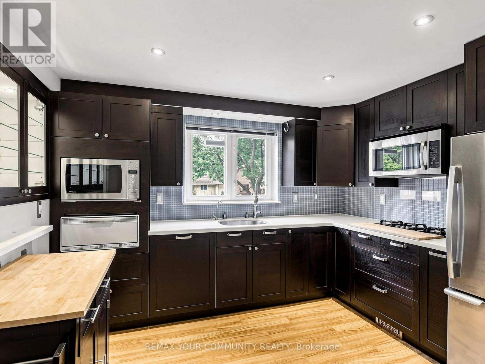 75 ST. ANDREWS COURT, photo 9 of 33