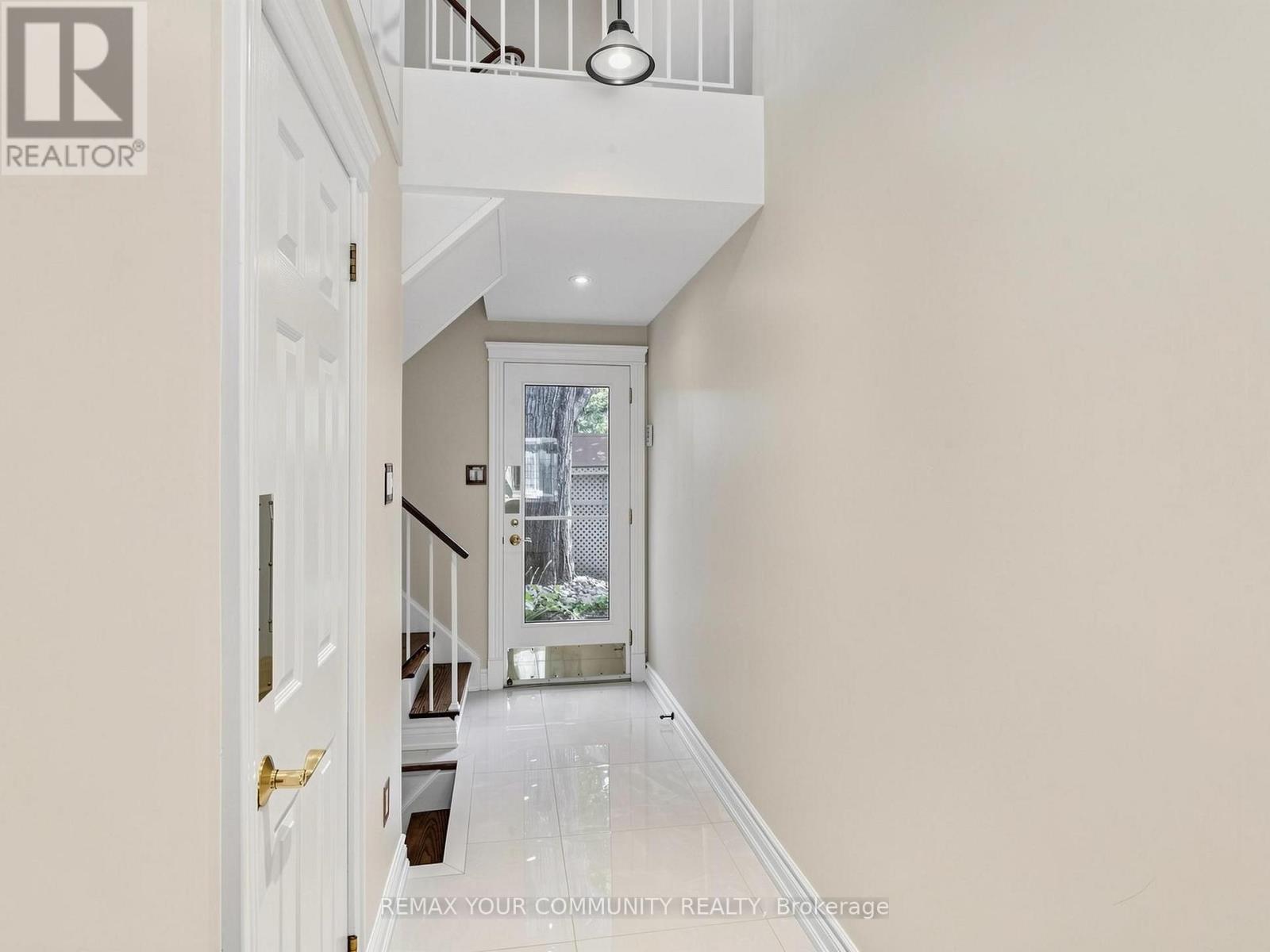 75 ST. ANDREWS COURT, photo 10 of 33
