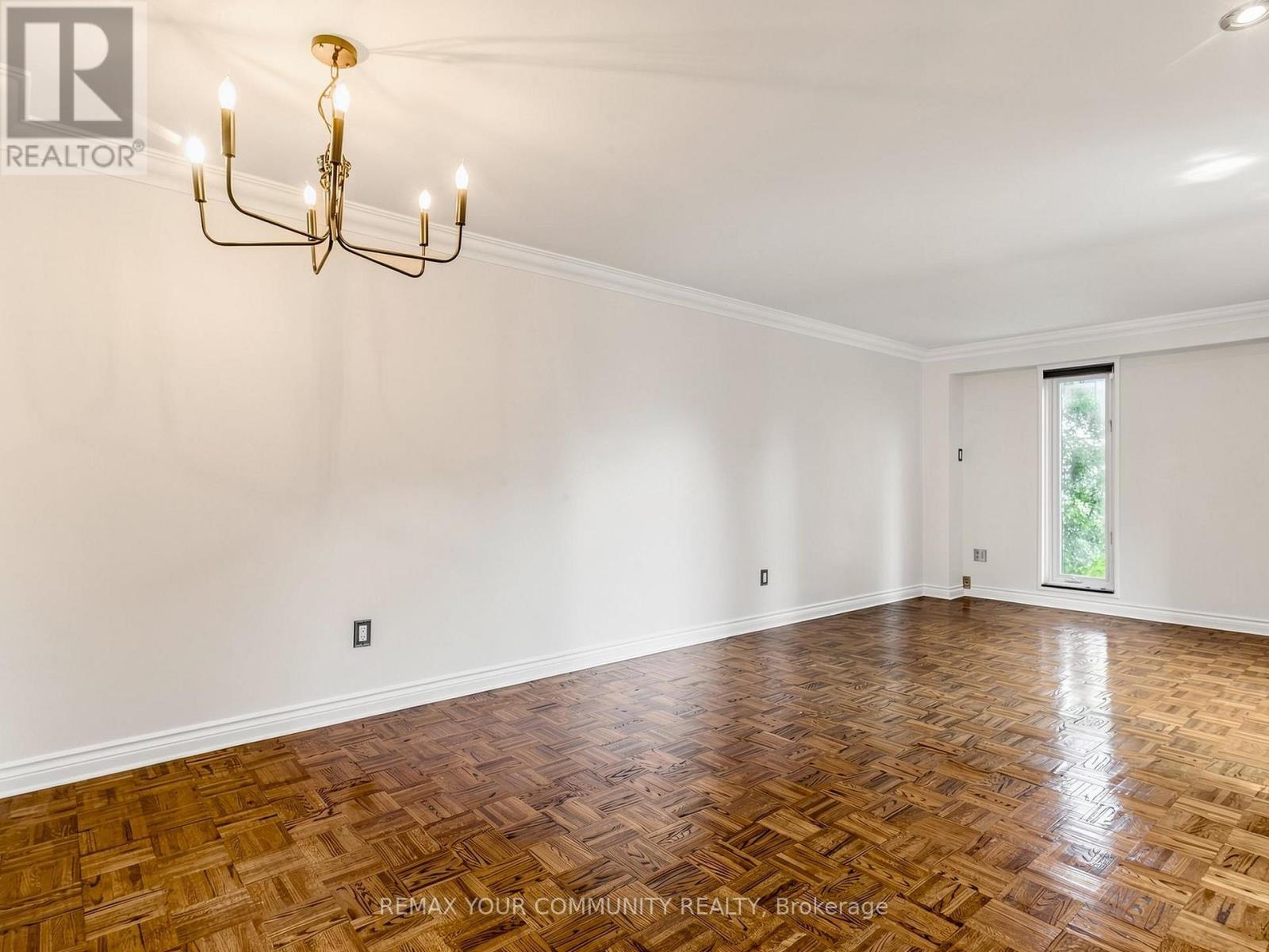 75 ST. ANDREWS COURT, photo 2 of 33