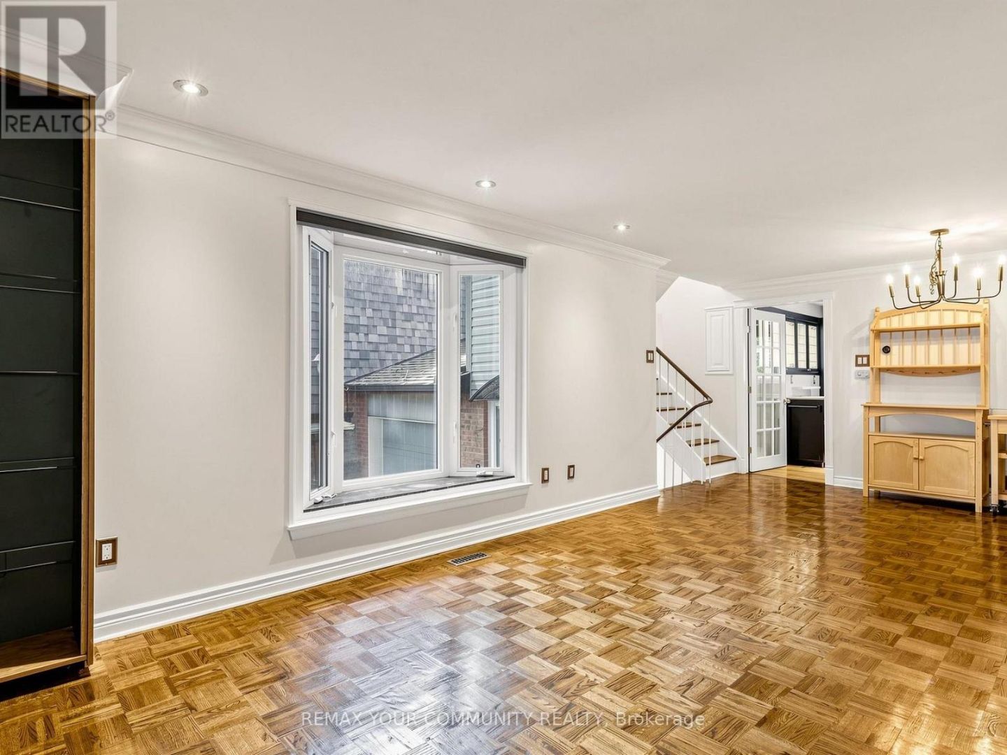 75 ST. ANDREWS COURT, photo 5 of 33