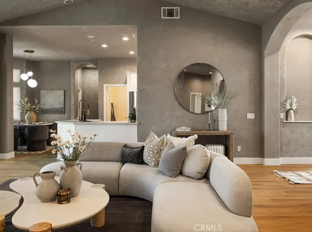 39140 Gray Squirrel Rd, Temecula, CA 92592, photo 2 of 5