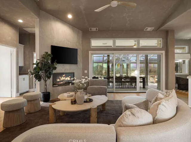 39140 Gray Squirrel Rd, Temecula, CA 92592, photo 5 of 5