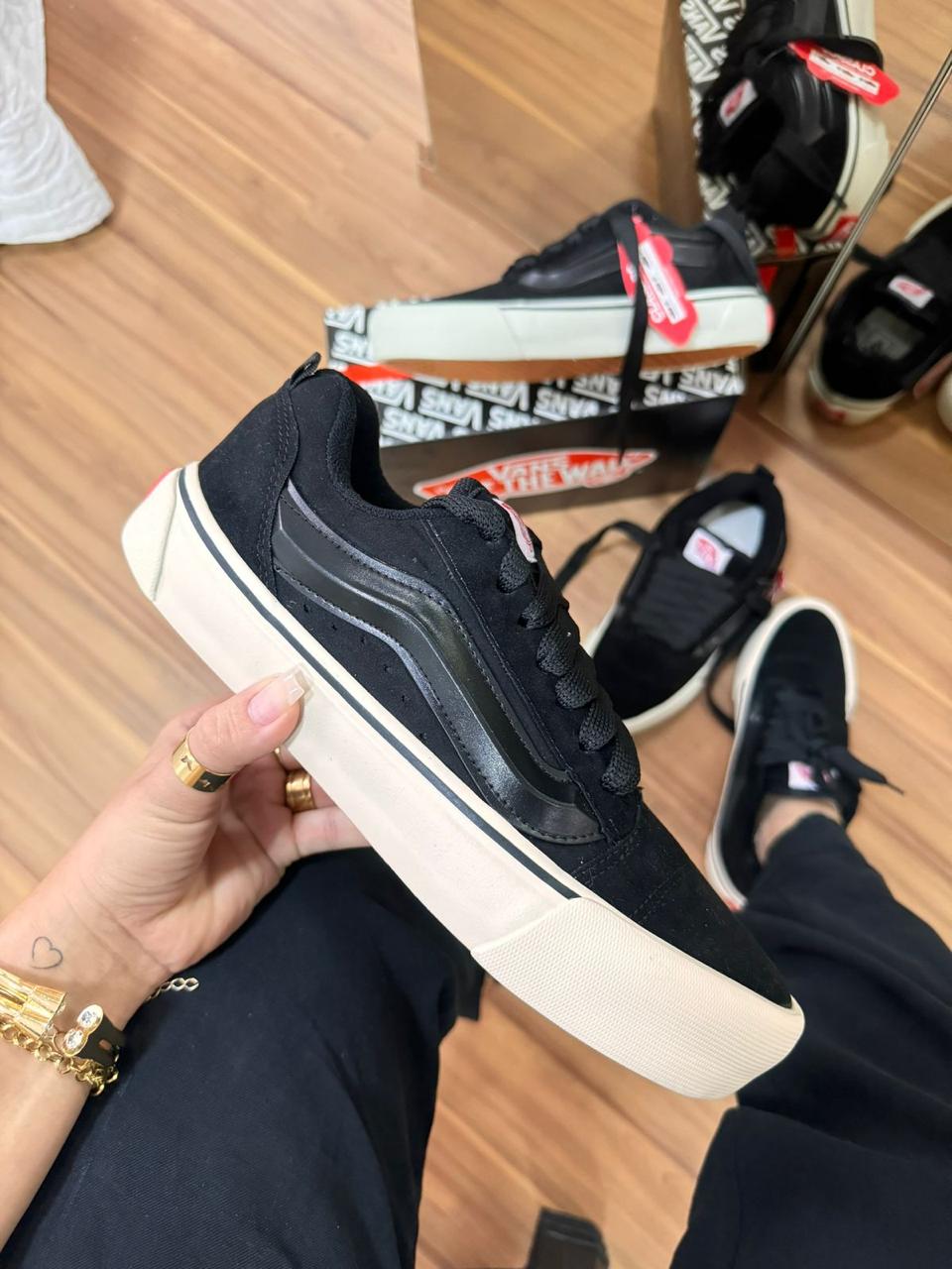 VANS KNU PRETO OFF