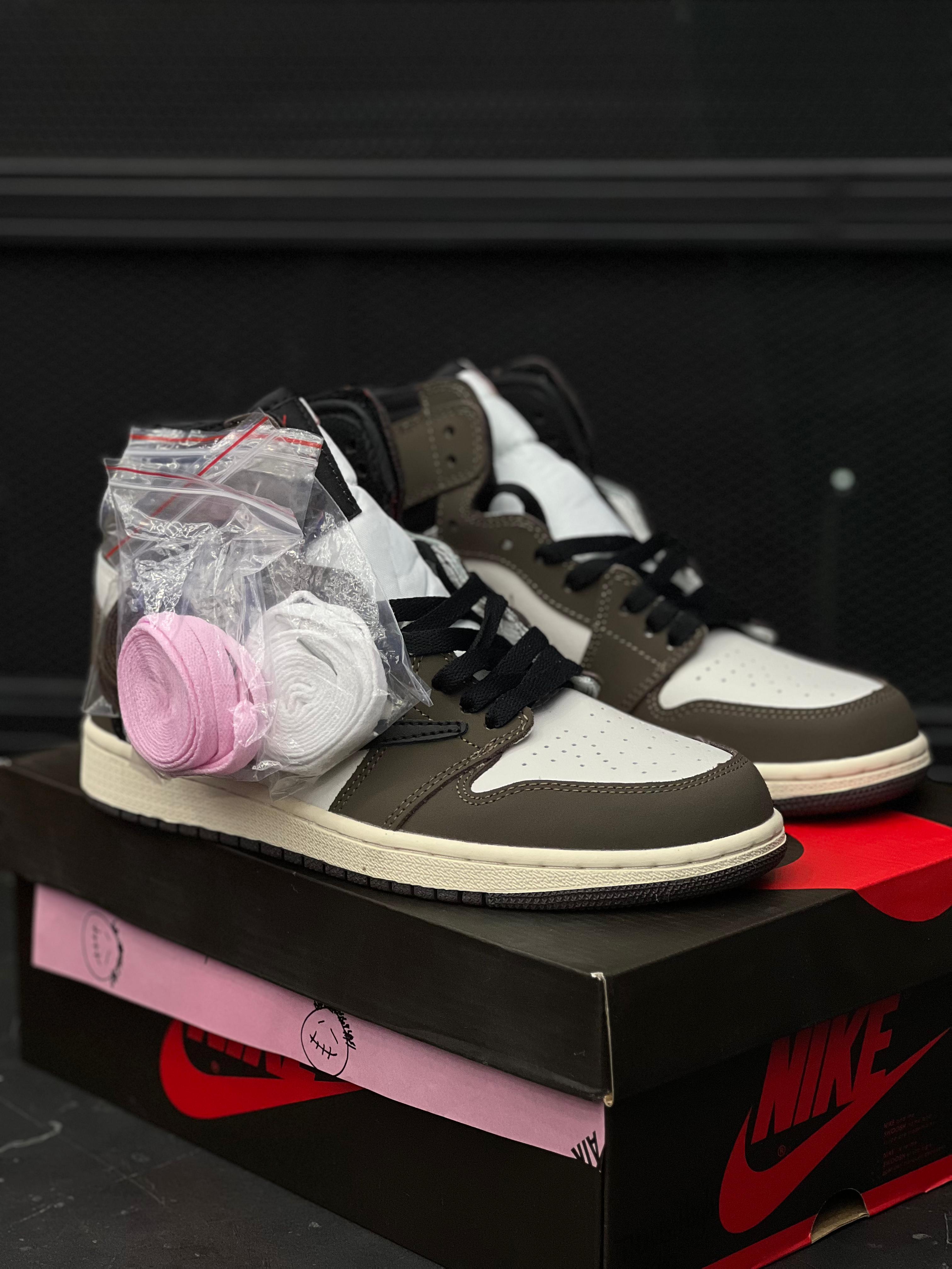 JORDAN RETRO 1 HIGH TRAVIS MOCHA