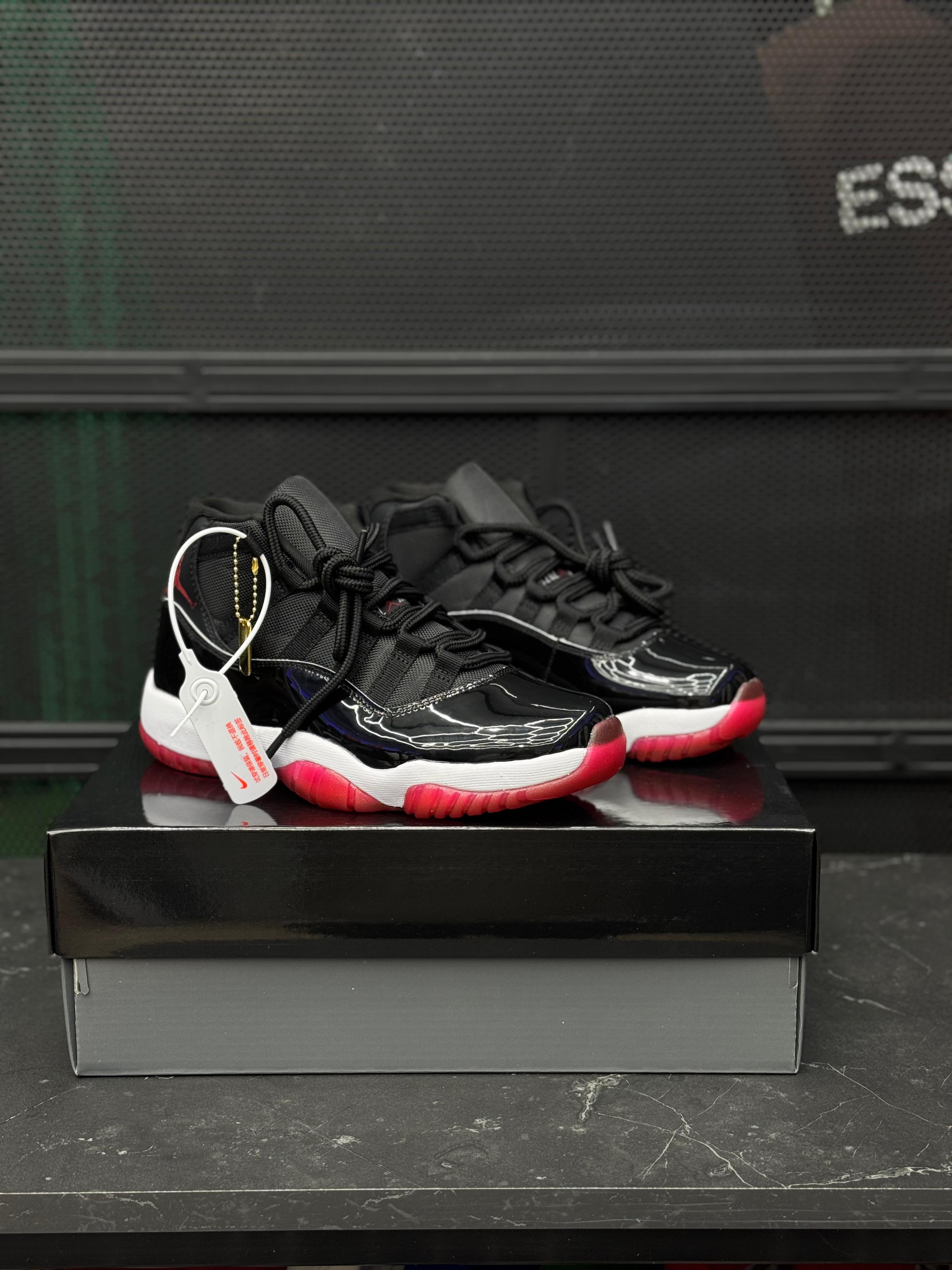JORDAN RETRO 11 BRED