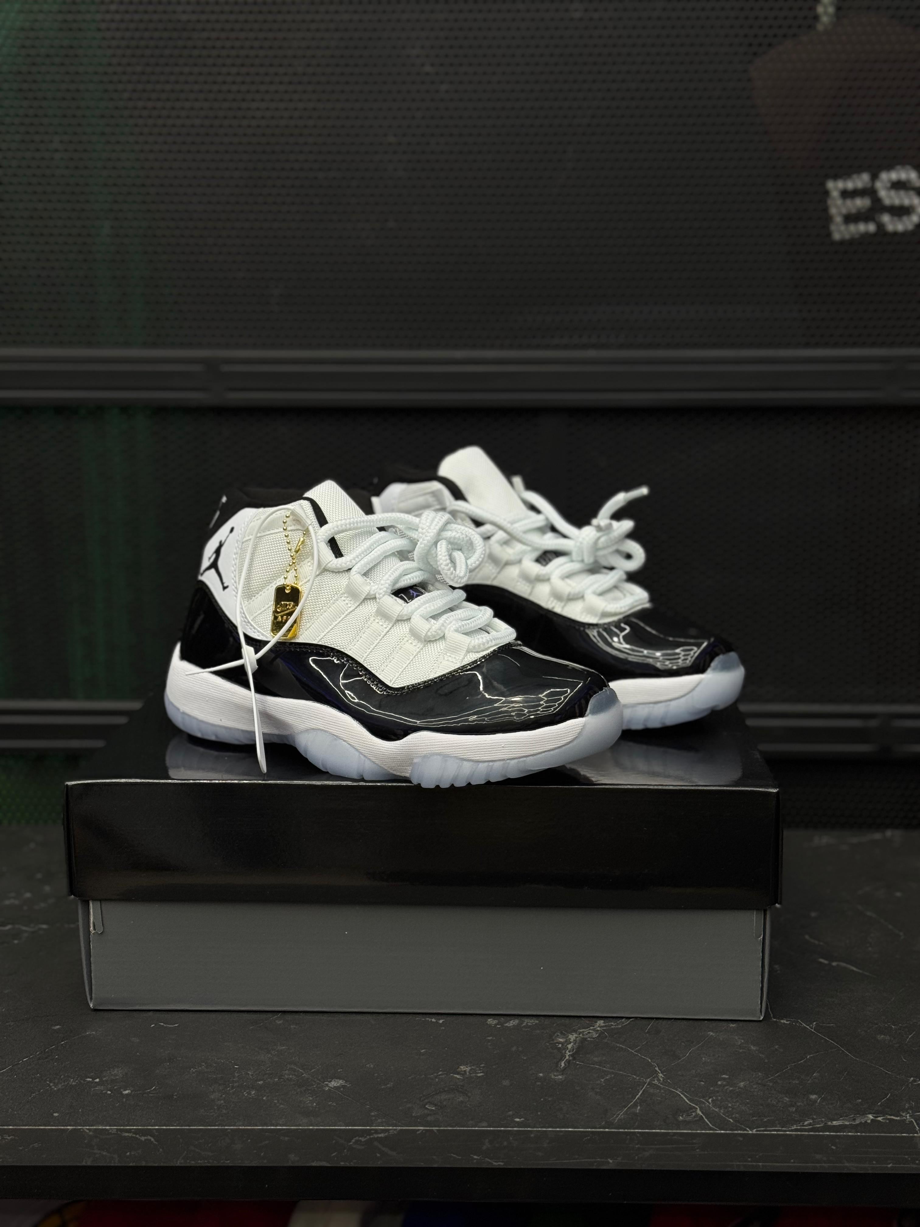 JORDAN RETRO 11 CONCORD