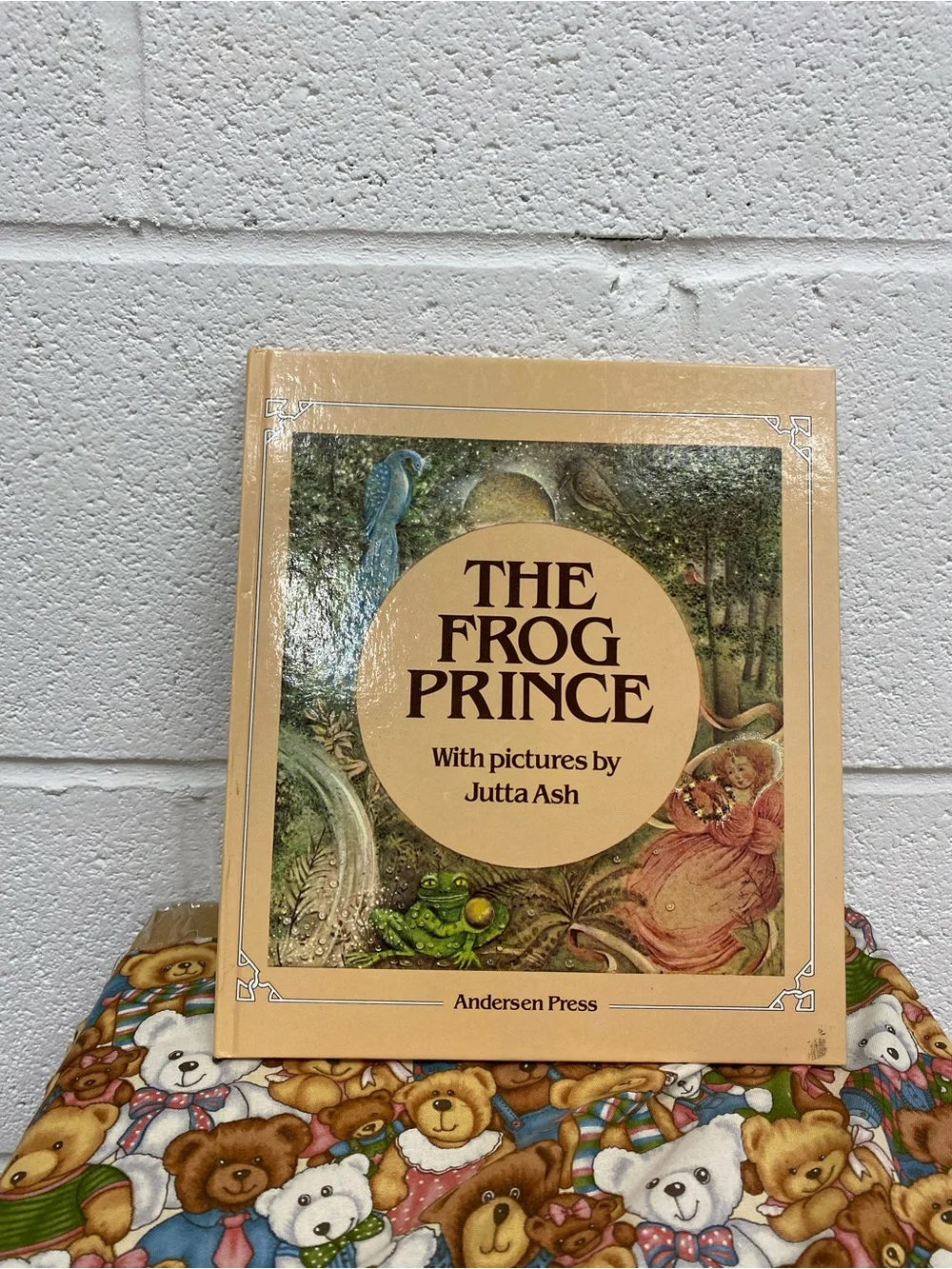 Collectible- Renaissance-Inspired Illustrations - The Frog Price - Book