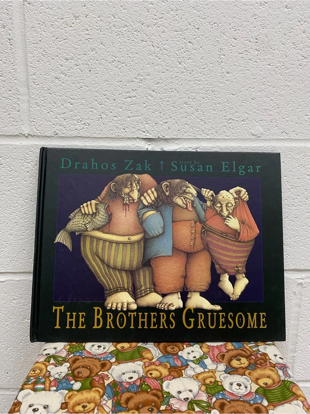 Book The Brothers Gruesome By Susan Elgar/Illustrated By Drahos Zak