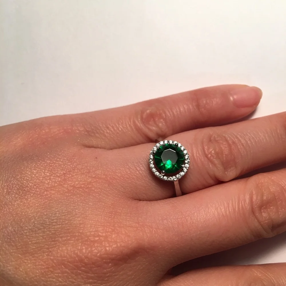Green Stone - Sterling Silver - Size 6 Ring