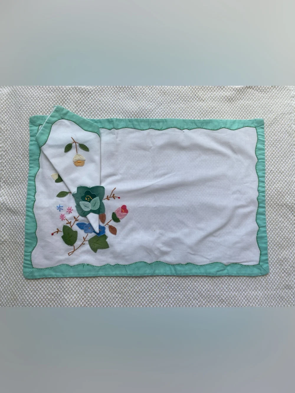 Set Of 6 Embroidered Floral Placemats And 6 Napkins With Mint Trim