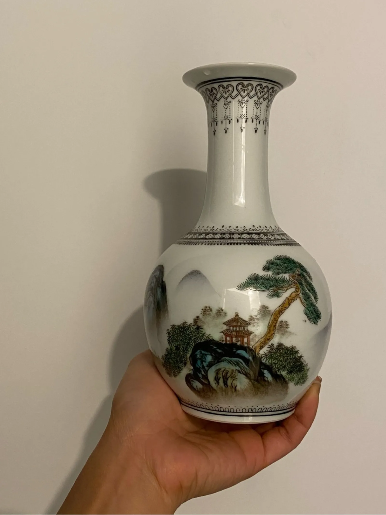 Vintage Chinese Jingdezhen rose vase hand painted porcelain design