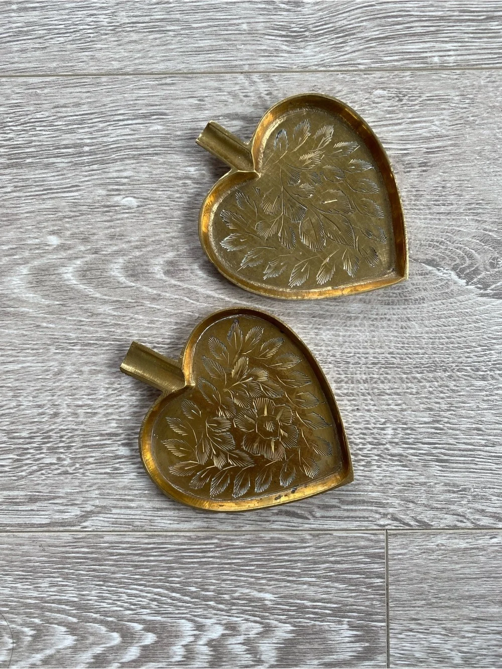 Set Of 2 Brass Shape Heart Shape Ash Trays