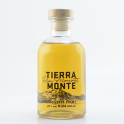 Image of the front of the bottle of the rum Tierra Monte Essential Eight