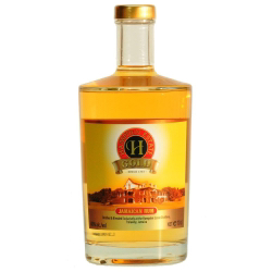 Image of the front of the bottle of the rum Gold