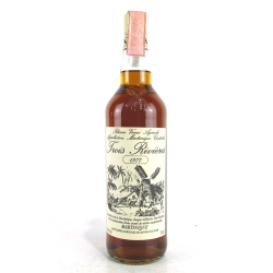 Image of the front of the bottle of the rum 1977