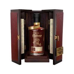 Image of the front of the bottle of the rum Seleccion