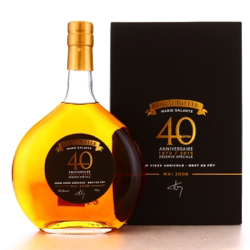 Image of the front of the bottle of the rum 40th Anniversary