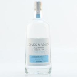 Image of the front of the bottle of the rum Oaks & Âmes White