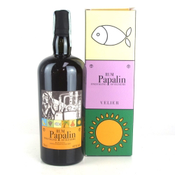 Image of the front of the bottle of the rum Papalin
